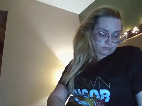 Lalalynn online show from April 12, 10:42 am