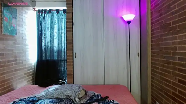 helenacyruss online show from October 17, 5:48 pm