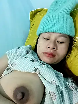 Snapshot of Baby-ladyass20 chatting on February 8, 8:32 pm Baby-ladyass20 online show from February 8, 8:32 pm