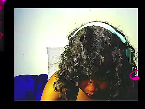 Snapshot of lilylovexx chatting on September 22, 8:05 am lilylovexx online show from September 22, 8:05 am