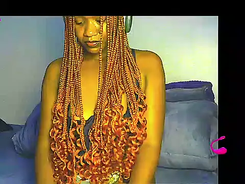 Snapshot of lilylovexx chatting on December 4, 7:44 pm lilylovexx online show from December 4, 7:44 pm