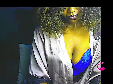 Snapshot of lilylovexx chatting on June 15, 4:15 am lilylovexx online show from June 15, 4:15 am