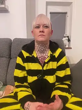 poussichienne online show from December 15, 8:15 pm