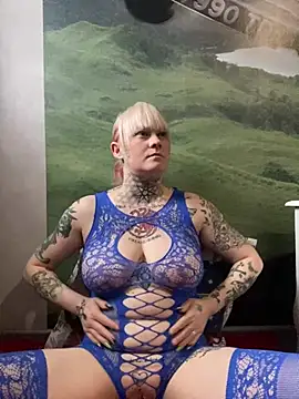 poussichienne online show from February 4, 12:22 pm