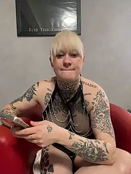 poussichienne online show from February 23, 2:46 pm