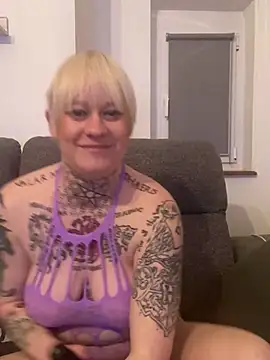 poussichienne online show from March 3, 7:39 pm