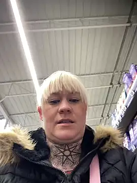 poussichienne online show from March 18, 8:58 am