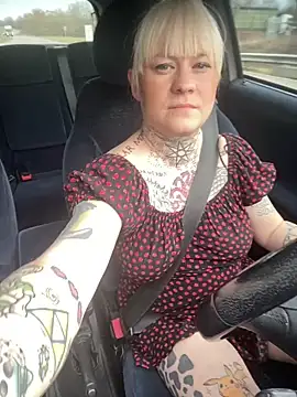 poussichienne online show from March 21, 1:01 pm