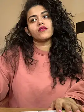 Curvydesifromgermany online show from December 10, 12:38 pm