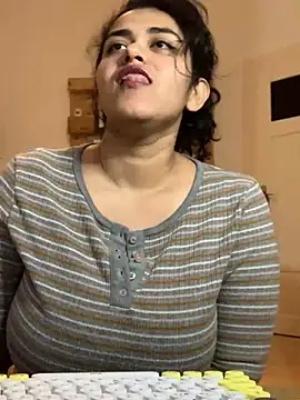 Curvydesifromgermany online show from December 27, 3:15 pm