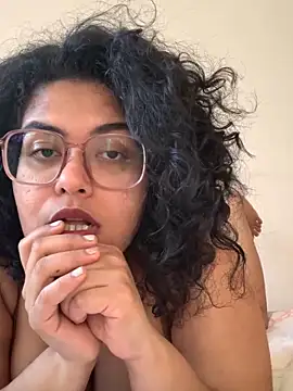 Curvydesifromgermany online show from February 3, 10:36 am