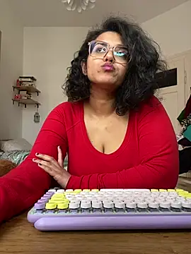 Curvydesifromgermany online show from March 20, 11:38 am