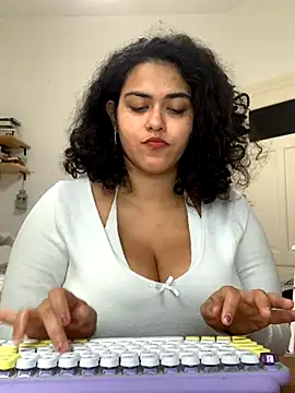 Curvydesifromgermany online show from September 11, 12:16 pm