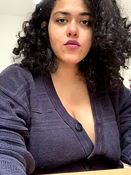 Curvydesifromgermany online show from October 8, 12:36 pm