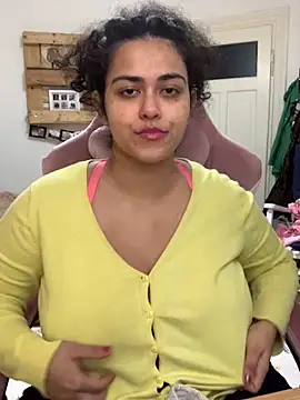 Curvydesifromgermany online show from November 4, 1:21 pm