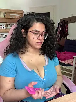 Curvydesifromgermany online show from May 4, 1:18 pm