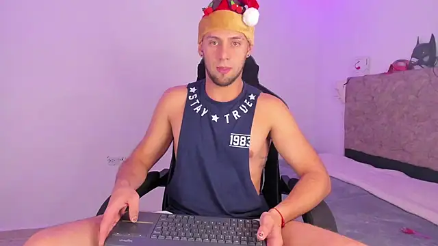 Snapshot of Damon_Bakert chatting on December 17, 4:24 pm Damon Bakert online show from December 17, 4:24 pm