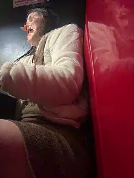annavi  online show from June 7, 8:23 pm
