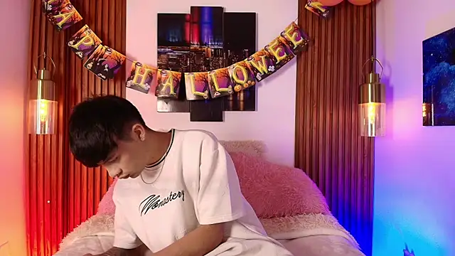 Steev Novoa online show from October 24, 7:10 pm