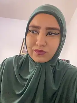 hannahayat online show from December 17, 2:44 pm