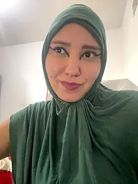 hannahayat online show from September 17, 1:02 pm