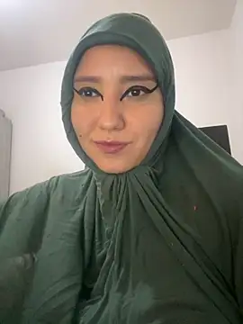 hannahayat online show from November 8, 8:29 pm