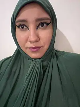 hannahayat online show from December 18, 2:56 pm