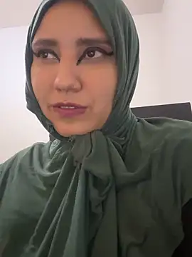 hannahayat online show from March 22, 3:15 pm