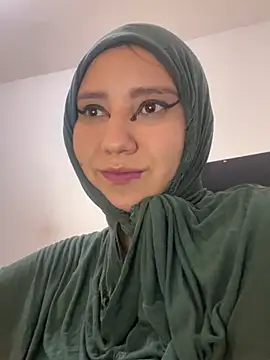 hannahayat online show from April 10, 2:44 pm