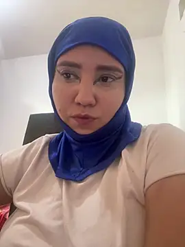 hannahayat online show from June 3, 2:44 pm