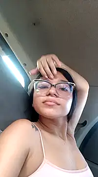 -VICKKY online show from February 1, 9:51 pm