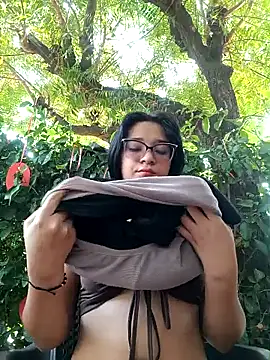 -VICKKY online show from March 8, 7:31 pm