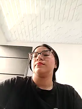 -VICKKY online show from October 28, 1:14 pm