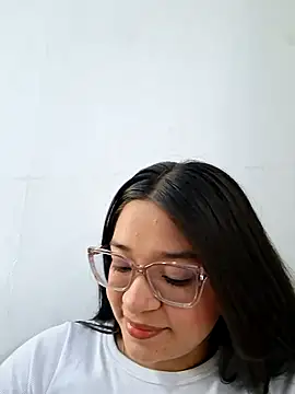 -VICKKY online show from February 20, 2:17 pm