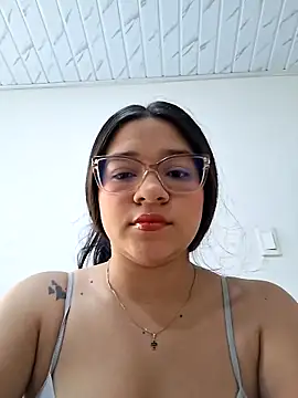 -VICKKY online show from March 18, 2:09 pm