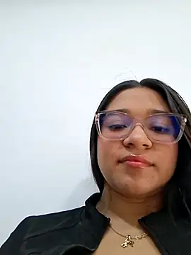 -VICKKY online show from April 7, 2:17 pm