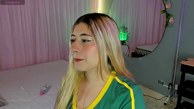 tiffany becker online show from April 22, 1:23 pm