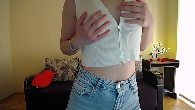 Snapshot of Pretty_shy chatting on May 23, 8:29 am Pretty shy online show from May 23, 8:29 am