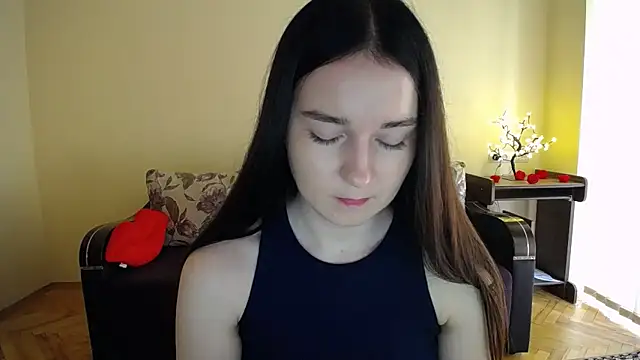 Snapshot of Pretty_shy chatting on June 5, 9:04 am Pretty shy online show from June 5, 9:04 am