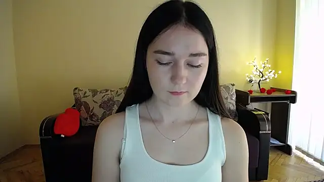 Snapshot of Pretty_shy chatting on June 10, 9:19 am Pretty shy online show from June 10, 9:19 am