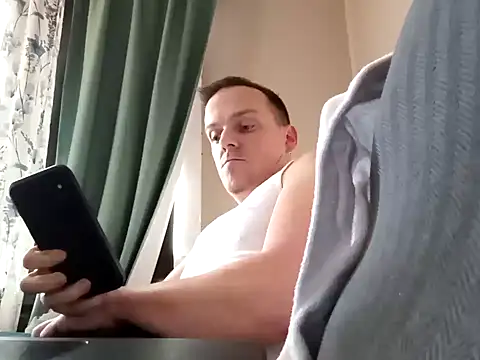 Snapshot of Rollinhard6969 chatting on January 25, 2:36 pm Rollinhard6969 online show from January 25, 2:36 pm