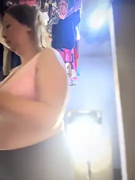 Emiily lee online show from April 23, 9:52 am