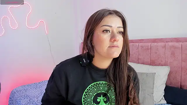 Sofiawilson  online show from April 22, 1:34 pm