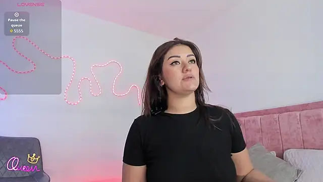 Snapshot of Sofiawilson_ chatting on April 23, 5:15 pm Sofiawilson online show from April 23, 5:15 pm