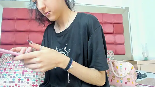 BonnieCute  online show from March 25, 11:33 pm