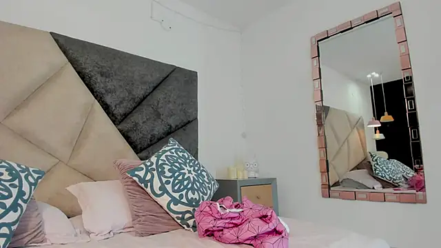 BonnieCute  online show from April 20, 11:39 pm