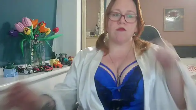 Snapshot of NikiDeeOfficial chatting on June 7, 8:56 pm NikiDeeOfficial online show from June 7, 8:56 pm