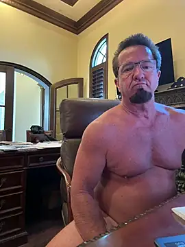 Snapshot of sluttydylan chatting on May 18, 7:20 pm sluttydylan online show from May 18, 7:20 pm
