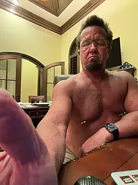 Snapshot of sluttydylan chatting on June 7, 4:27 am sluttydylan online show from June 7, 4:27 am