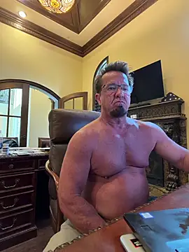 Snapshot of sluttydylan chatting on June 9, 1:17 am sluttydylan online show from June 9, 1:17 am